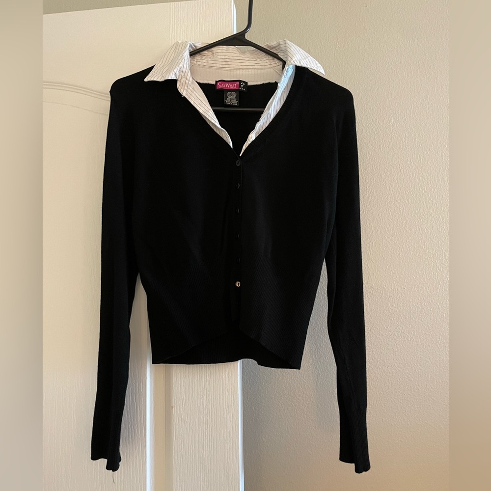 Black Long sleeve pin stopped collar sweater